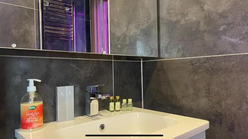 #5 Tgha Luxury One Bedroom Apartment In Athlone Exteriér fotografie